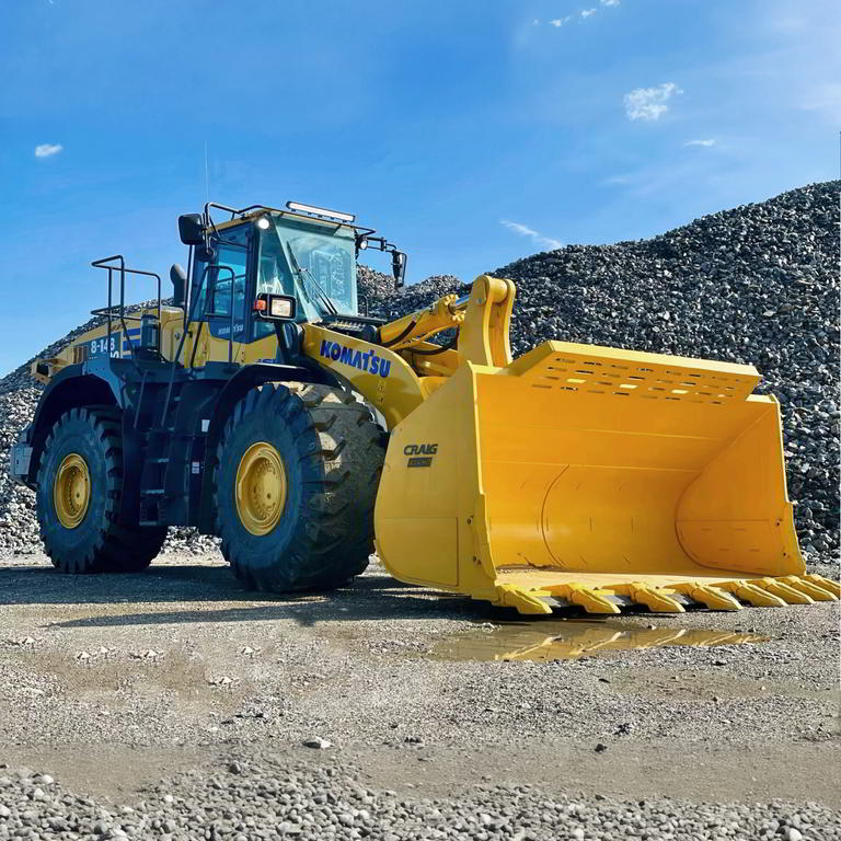 Wheel loader komatsu at mine site